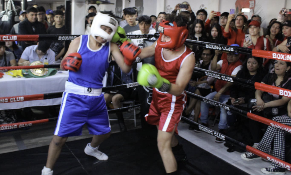 Combate juvenil Knock Out Boxing Club CDMX